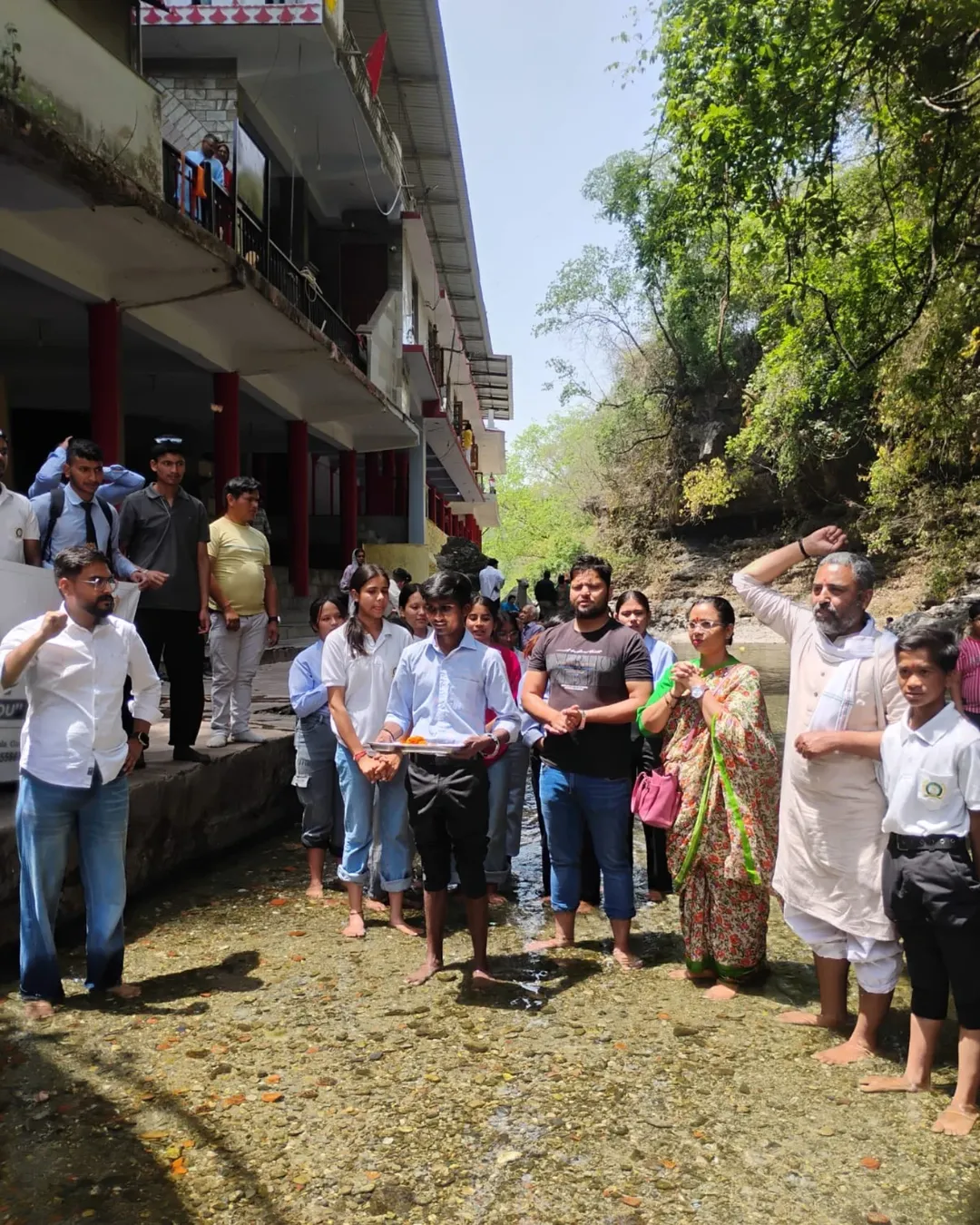 DD College, Nimbuwala Students Clean Tons River to Promote Water Conservation