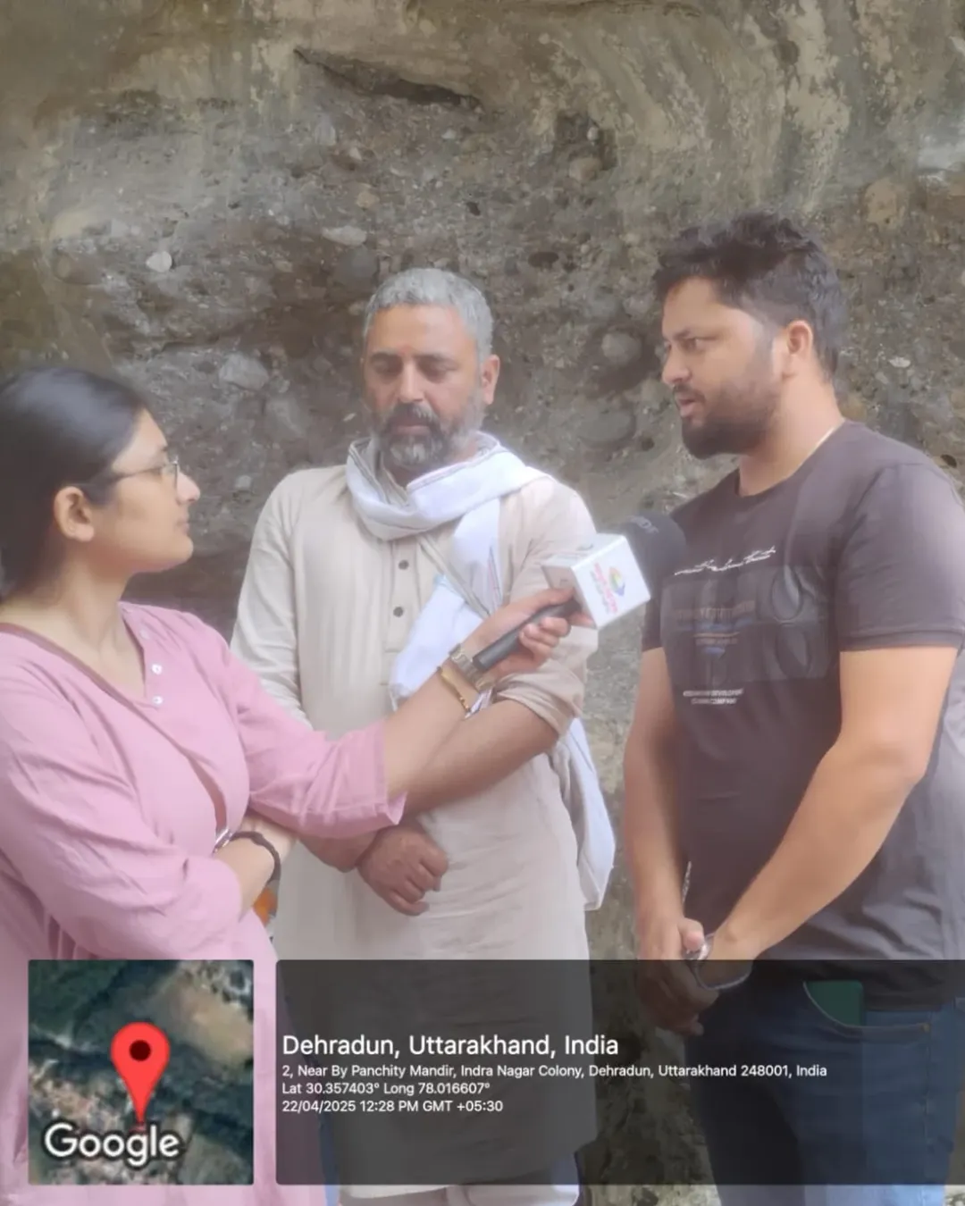 DD College, Nimbuwala Students Clean Tons River to Promote Water Conservation